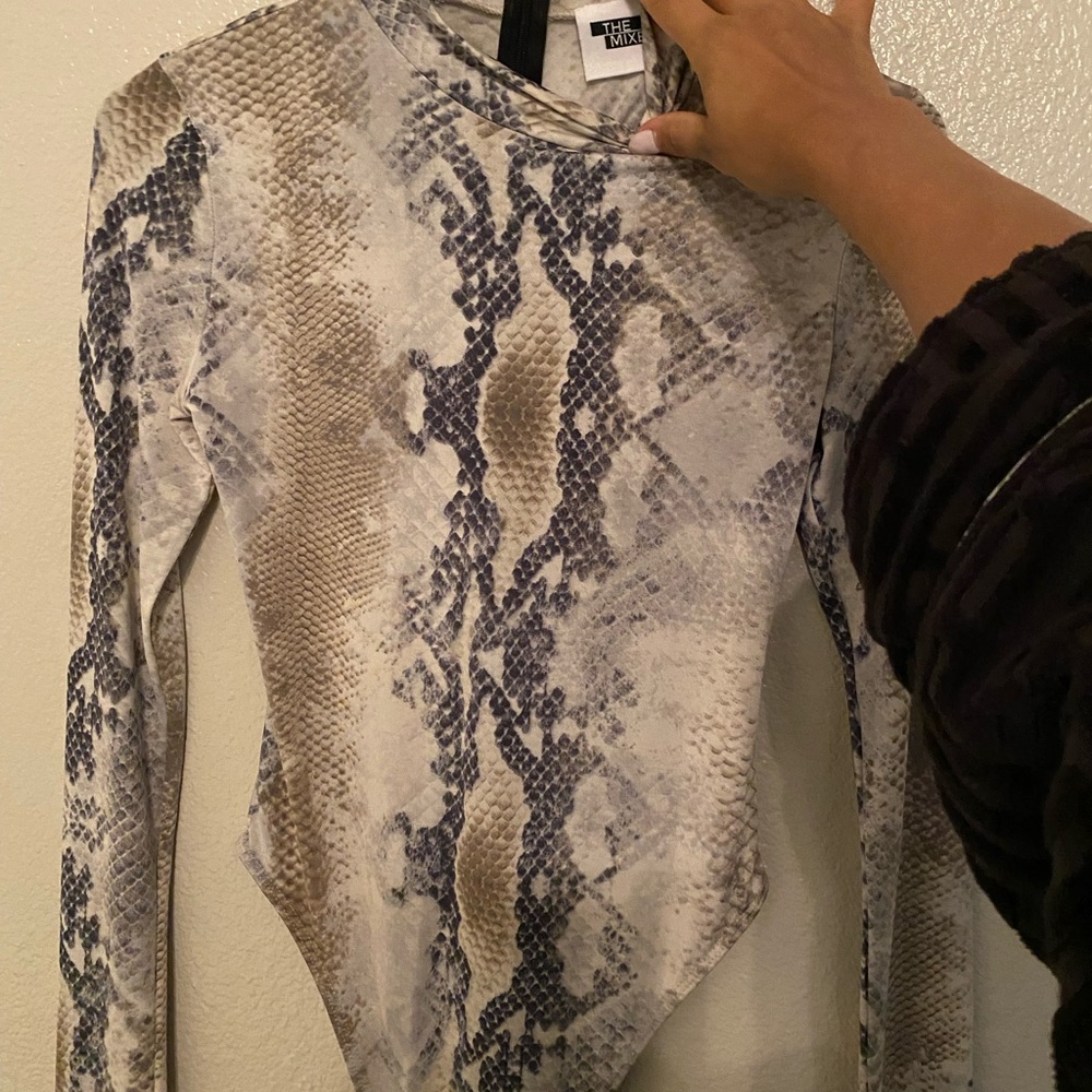 Store Sample Sale - Picture 3 of 9